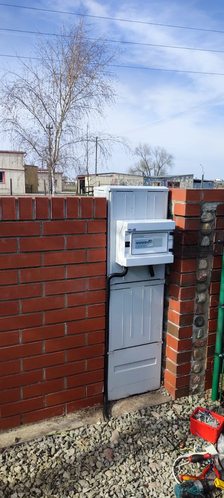Rozdzielnica elektryczna zasilanie bramy - Leszno
